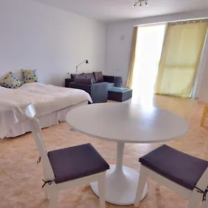 tejita-seaview-apartment.adeje-hotels.com/